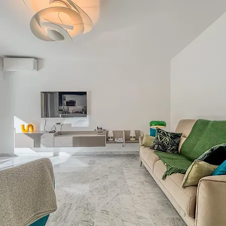 2p Just Steps From Beaches Antibes